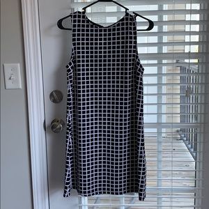 Short checkered sheath dress